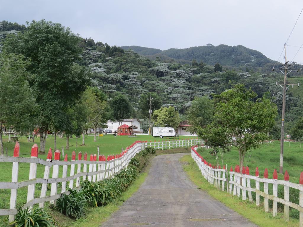 סנטה רוזה דה כבאל Finca Recreacional Marcelandia מראה חיצוני תמונה