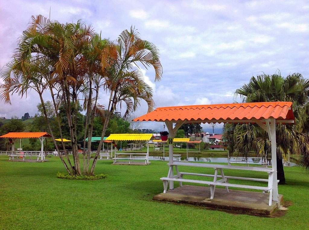 סנטה רוזה דה כבאל Finca Recreacional Marcelandia מראה חיצוני תמונה